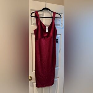 Elegant Burgundy Sleeveless Dress